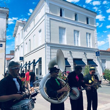 Hotel 2 Etoiles Et Restaurant Le Galet Bleu Fouras Εξωτερικό φωτογραφία