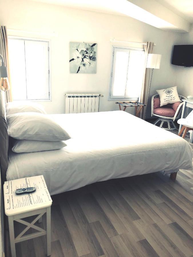 Hotel 2 Etoiles Et Restaurant Le Galet Bleu Fouras Εξωτερικό φωτογραφία