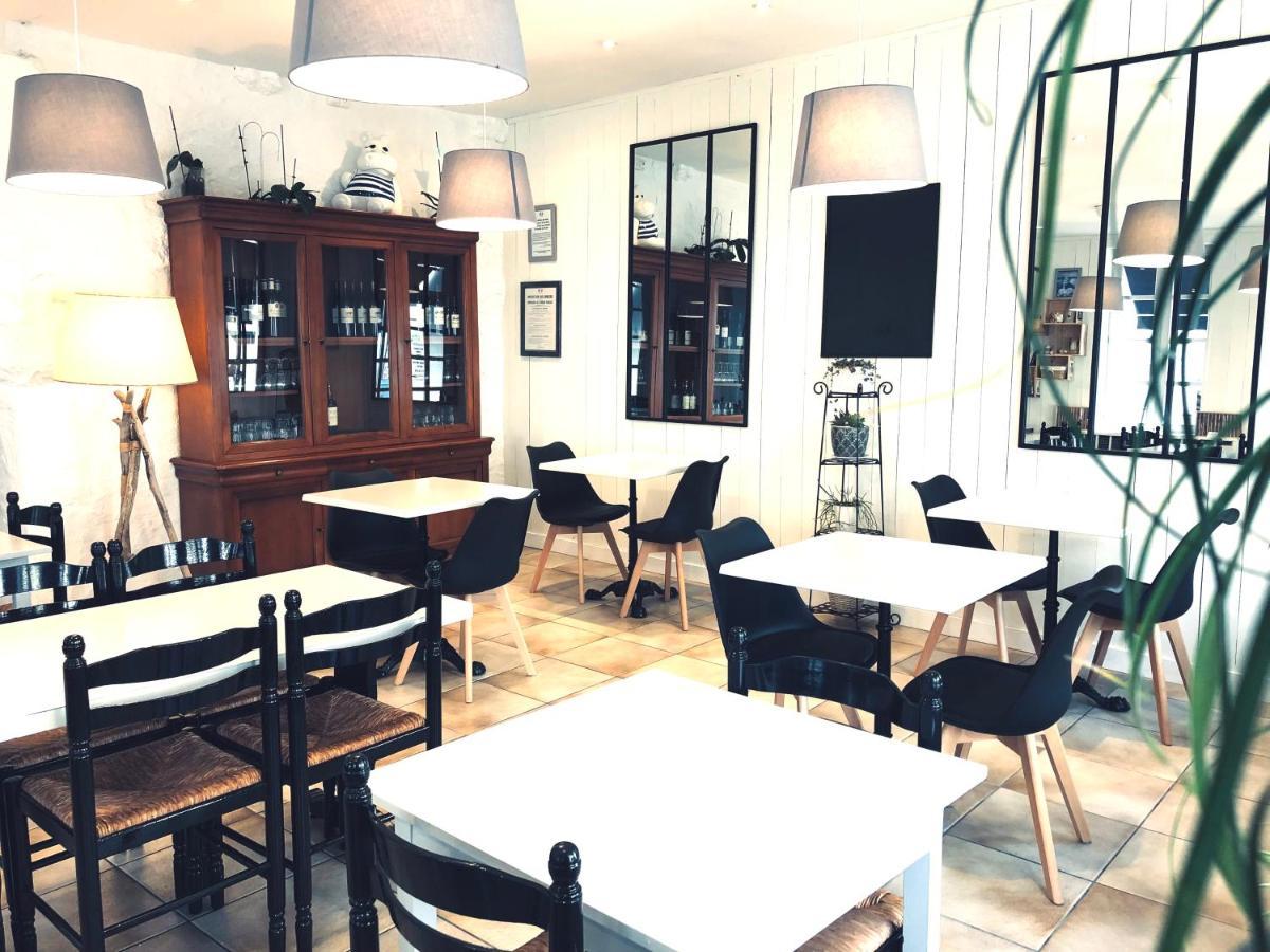Hotel 2 Etoiles Et Restaurant Le Galet Bleu Fouras Εξωτερικό φωτογραφία